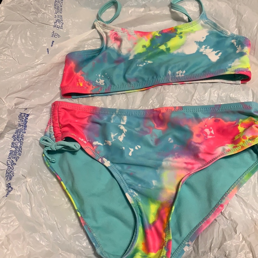 SO, SZ 7/8 GIRLS 2 PIECE BATHING SUIT. PINK GREEN